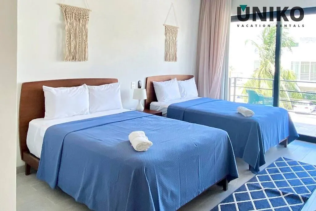 1 Block To The Beach 2Br 6Pax Rooftop Pool King Bed Playa del Carmen Apartment